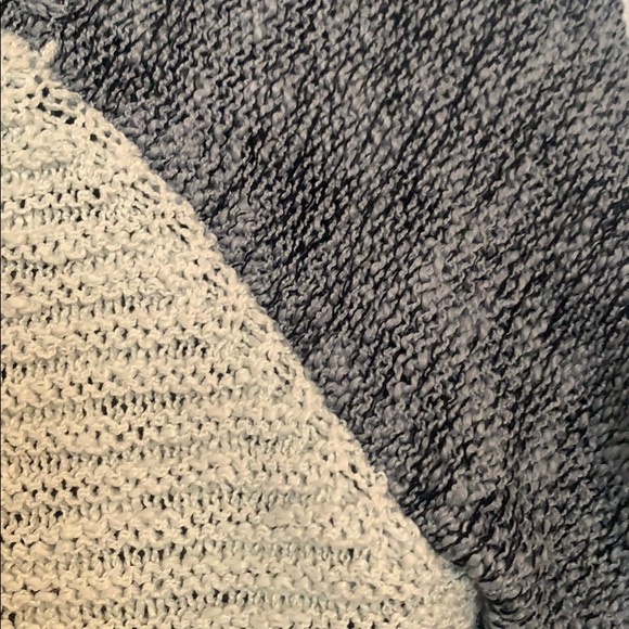 Two Tone Colour Block Sweater - Picture 3 of 3